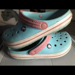 crocs